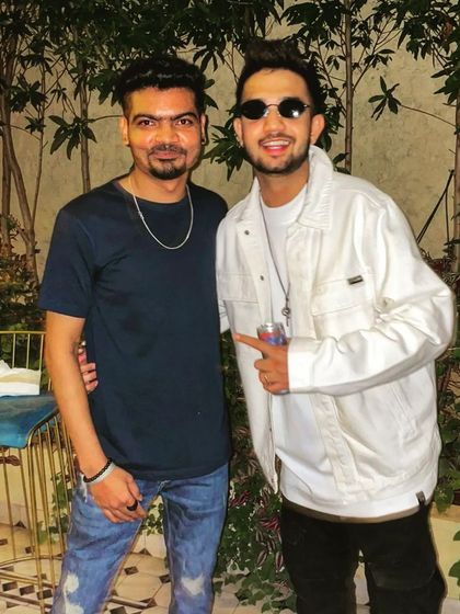 Another shot with the talented singer Madhur Sharma. It's always a pleasure to host live artists at my events.