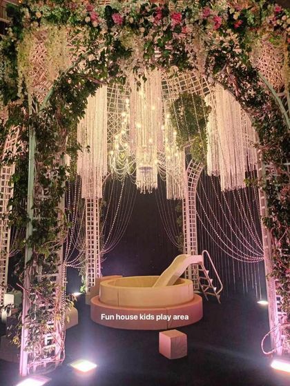 Chic All-White Setups photo 8