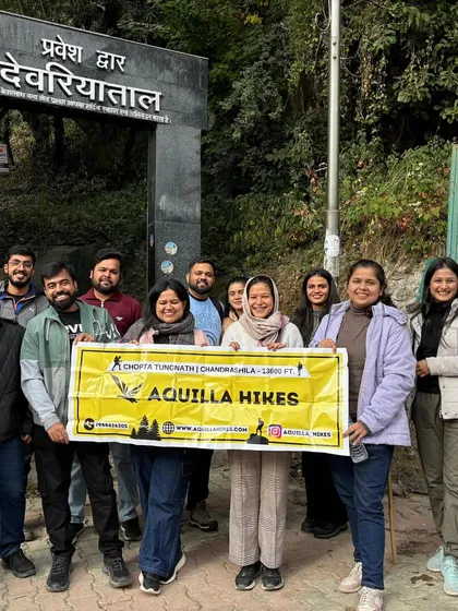 Our travel tribe ready to start the Deoria Tal trek. Everyone is excited for the views that await.