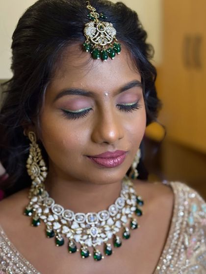 Another angle of the holographic green liner. It catches the light beautifully and adds a fun, modern twist to a classic bridal look.
