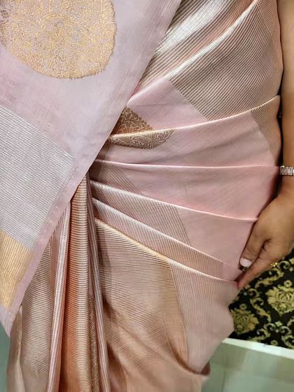 The hip pleats are one of the trickiest parts to master, and this student nailed it during our workshop.