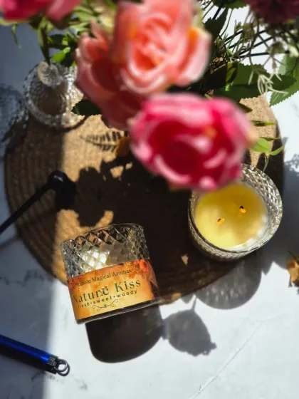 My Crystal Jar Candle in 'Nature Kiss', a harmonious blend of fresh, sweet, and woody notes. It brings the serenity of nature and a touch of cozy elegance into your space.