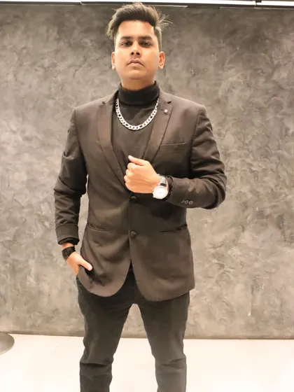 Another look from my photoshoot. I believe in presenting a sharp and stylish image.