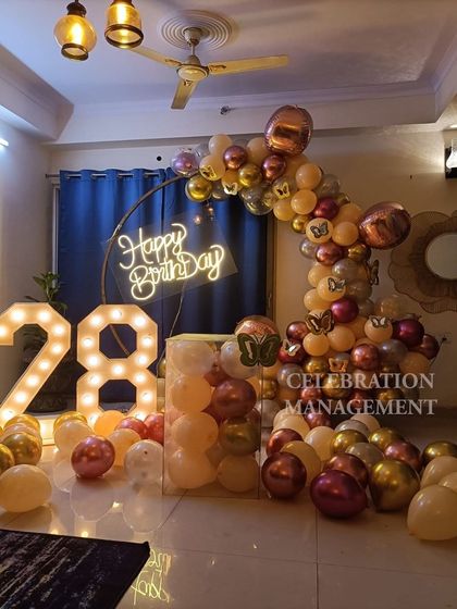 A final look at this chic and modern 28th birthday setup, a popular choice for those looking for something elegant and on-trend.
