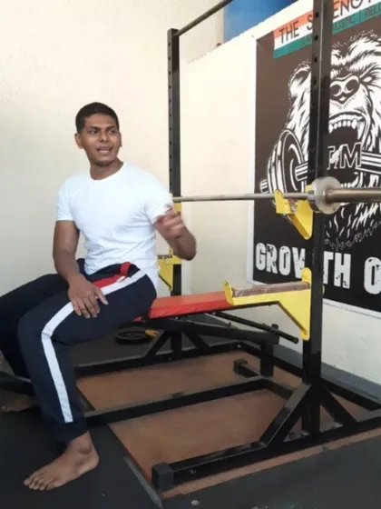A breakdown of common bench press mistakes. This shows my analytical approach, focusing on scapular control, eccentric control, and total body tension to fix issues like dumping the bar on the chest.