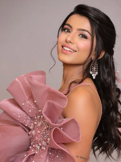 Glamorous Waves & Half-Up Styles photo 13