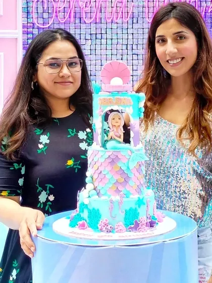 Here I am with the client, Simone Khambatta, and the mermaid cake I created for her daughter Serena's 4th birthday.