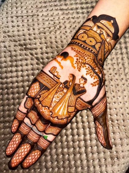 A special design for Karva Chauth, featuring a detailed portrait of a couple performing the festival's ritual. This is a popular request to make the day unforgettable.