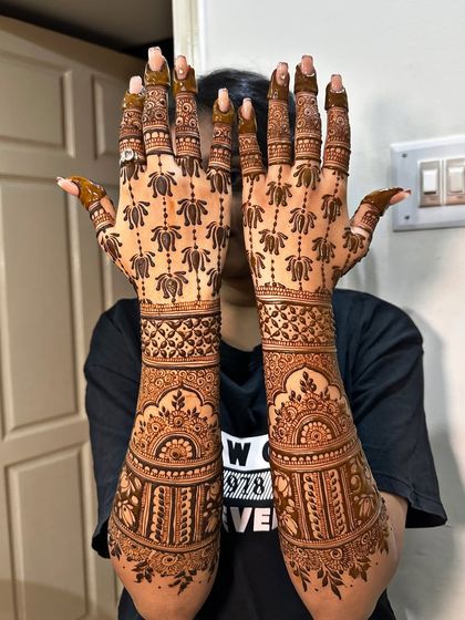 Mohak Mehendi - Professional Mehndi Artistry Intricate Bridal Mehndi photo 4