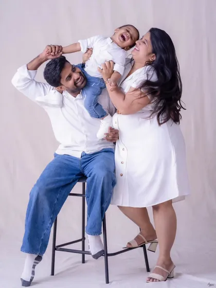 This is the kind of beautiful chaos I live to capture. The pure, uncontainable joy of family. It’s not about perfect poses, but about the real laughter and energy that fills the room when you are together.