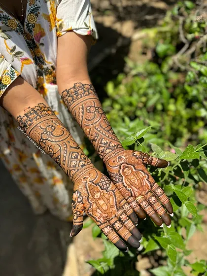The rich, dark stain of the Vitthal Rakhumai bridal henna, photographed in natural light to show its true color.