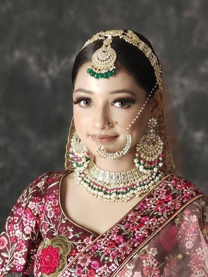 This is the kind of professional look your students can create with my rental outfits and jewellery. I deliver to makeup academies all over Delhi.