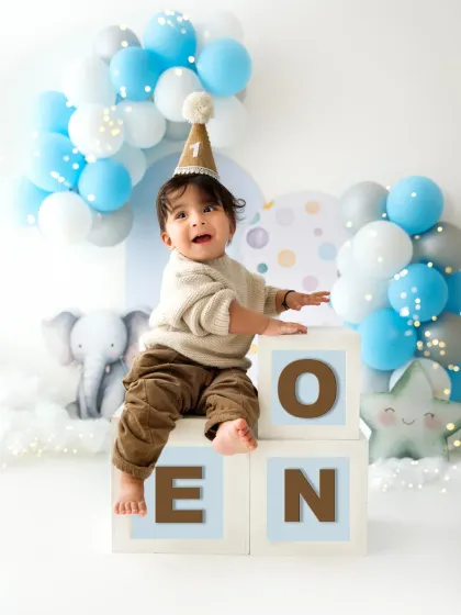 A variation on the "ONE" blocks, this time with different lettering. I can customize setups to match your party's theme and colors.