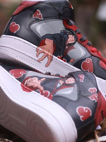 A close up of the Itachi character art on the custom AF1s.