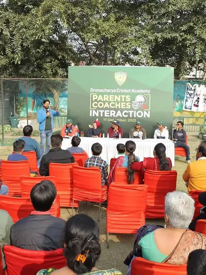 A wide view of the parent-coach interaction meeting. These forums are crucial for aligning our training goals with the support system at home, creating a unified path for the player's development.