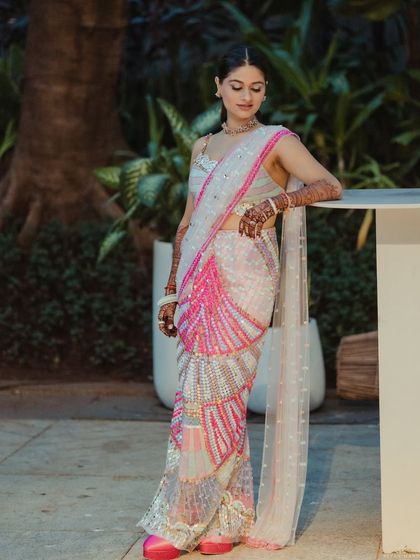 Another shot of Mansi's stunning carnival look.