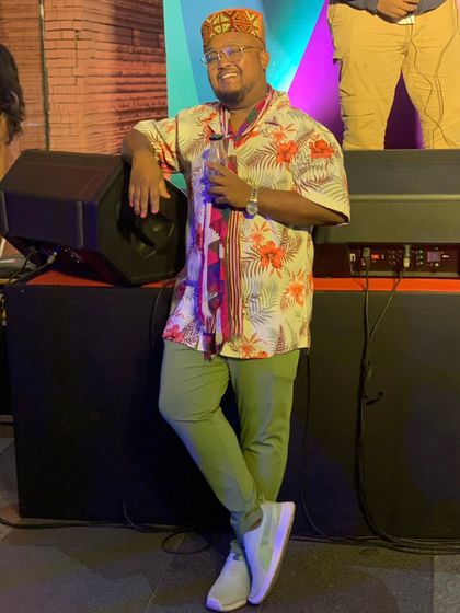 Loysum - Acoustic & Unplugged Performances On Stage: Live Gigs & Events photo 34