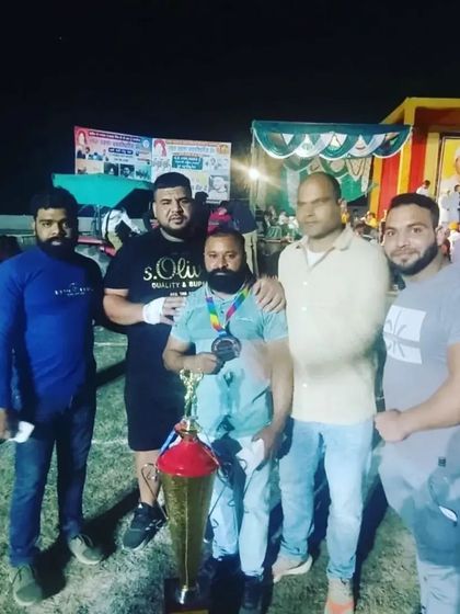 Celebrating the success of my coach's students at the Nadala Powerlifting Cup. A great coach changes lives.