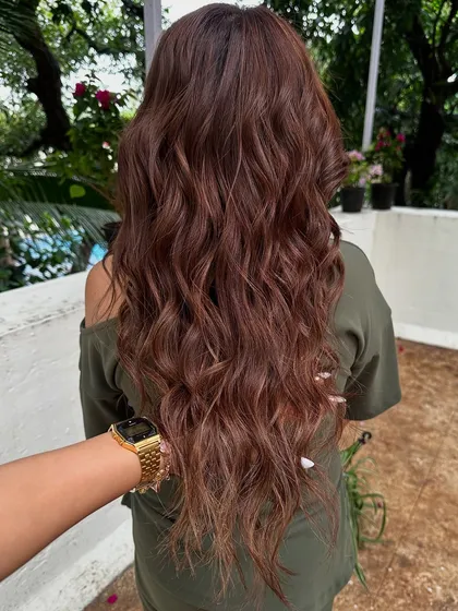 Another look at these beautiful ribbon highlights. I love how they create streaks of light through the hair, adding so much dimension and the illusion of thicker, fuller hair.