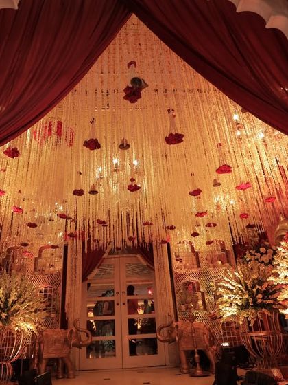 Royal Sanctuaries: Grand Wedding Mandaps & Receptions photo 36