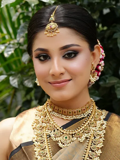 A stunning portrait of a South Indian bride. The focus is on her mesmerizing eyes, which I defined with a soft smokey shadow and sharp liner.