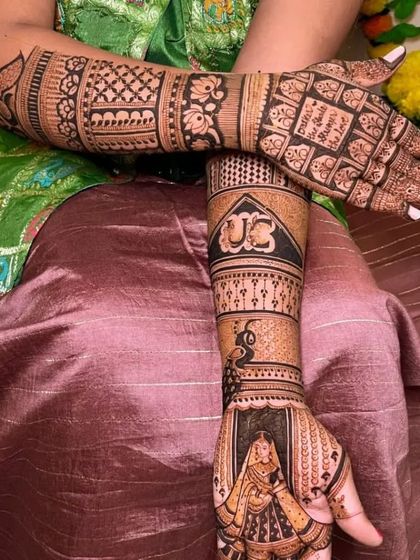 A unique asymmetrical design, with a bride portrait on one hand and a dense traditional pattern on the other.