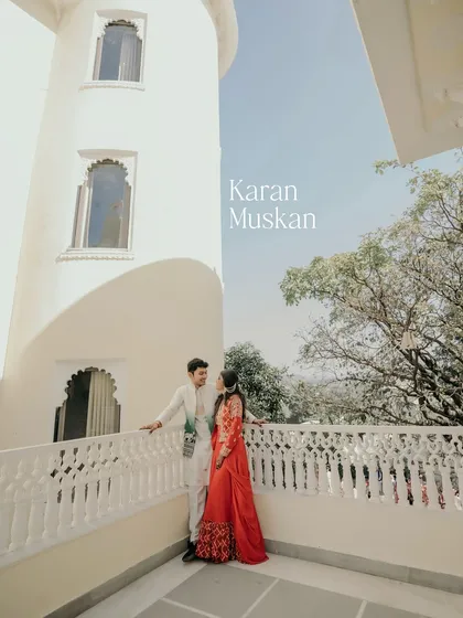 Against the royal architecture of Udaipur, we created a frame that feels like a page from a modern fairytale. This is for couples who dream of a grand, elegant, and unforgettable destination pre-wedding shoot.
