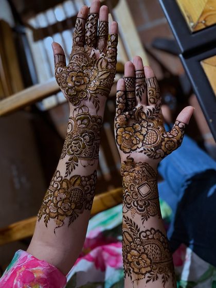 Z4 Studios - Special Occasion Henna My Signature Florals (The 'Floral Queen') photo 22