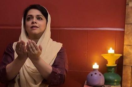 A moment of prayer and surrender, from my performance on Rabia Basri's poetry. The goal is to embody the emotion of the poem.