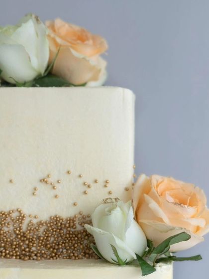 Neeth Medappa - Custom Celebration Cakes A Vow in Vanilla & Gold: Wedding & Engagement Cakes photo 16