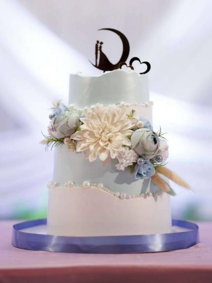 Wedding & Engagement Cakes photo 13