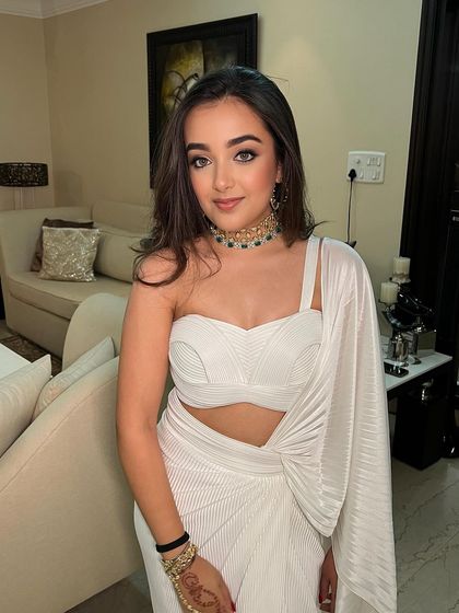 Party & Guest Glam photo 43