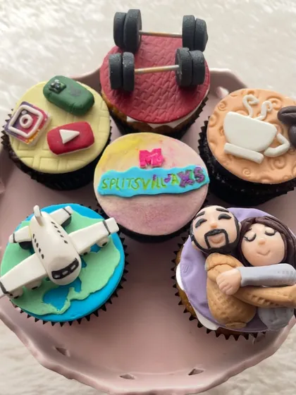 I really enjoy making cupcakes that tell a personal story. This set was for a couple, celebrating their relationship with fondant toppers that represent their shared hobbies and memories, like travel, fitness, and their love for coffee.