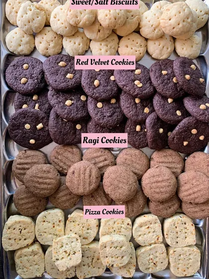 A duplicate image of the assorted cookie tray.