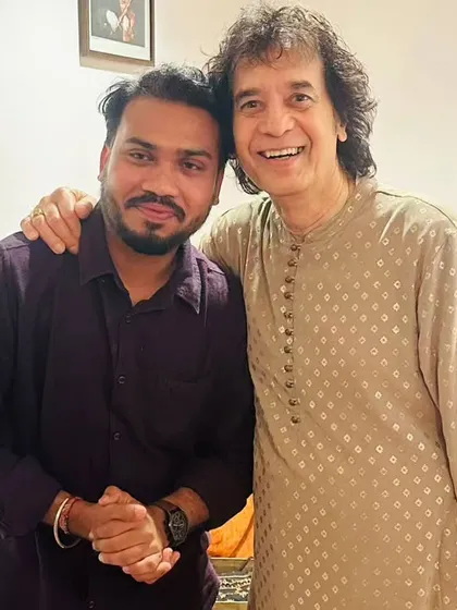 A cherished memory of meeting the maestro, Ustad Zakir Hussain ji. To be in the presence of such a legend is a lesson in humility and artistry.