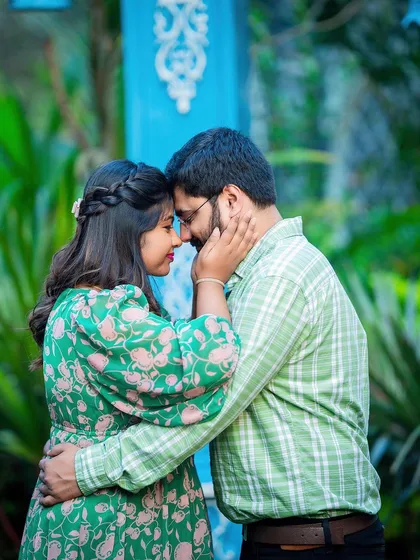 For us, it's all about the connection. This close-up shot focuses purely on the couple's intimacy and affection, demonstrating our ability to create emotionally resonant images in any setting.