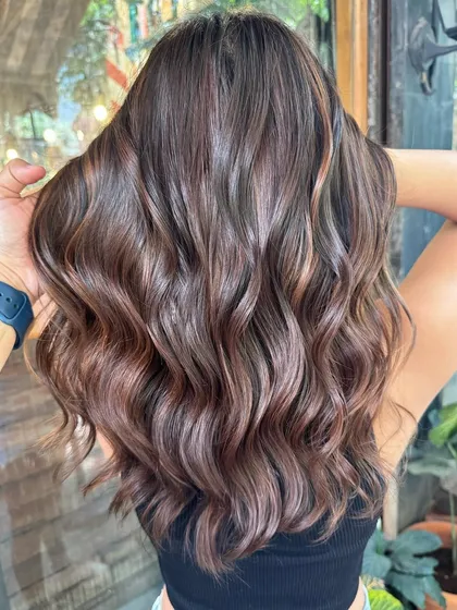 Dark, rich, and endlessly gorgeous. A subtle mix of chocolate tones running through this mane gives it a healthy, glossy finish without any bleach.