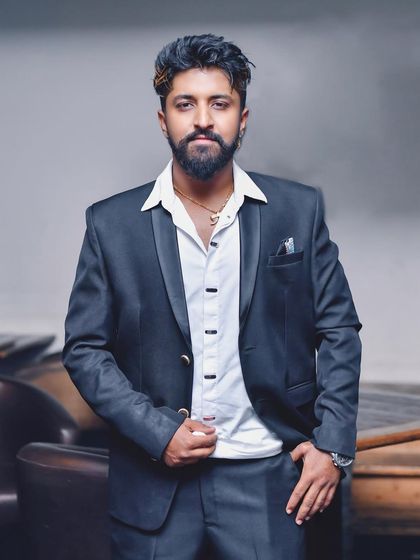 Darshan K Shetty - Club & Pub DJ Behind the Decks & With The Crew photo 10