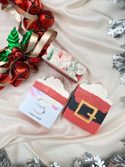 A closer look at the Santa's Belt soap, part of my festive collection. It's a simple design but always a favorite.