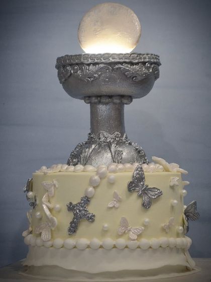 CookieDust by Janice - Custom & Celebration Cakes Gravity-Defying & Structural Cakes photo 3