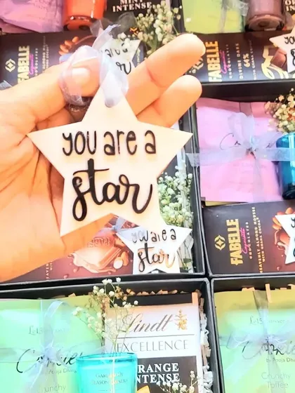 Championing excellence is easy with our employee recognition gift hampers. These boxes, with a "You are a star" custom tag, are perfect for celebrating your star team members.