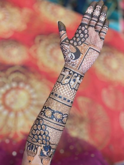 Intricate Bridal Mehendi photo 65