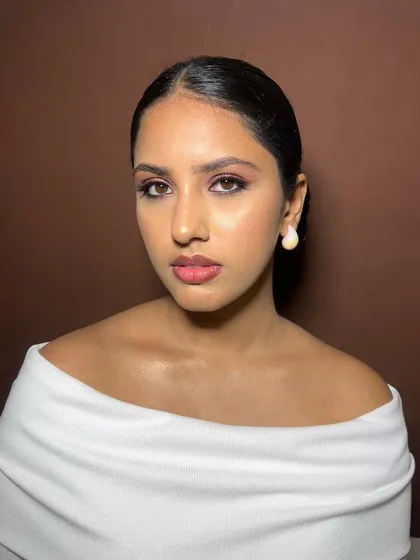 The final look for Andham. It's all about flawless skin, softly defined eyes, and a healthy, natural-looking radiance.