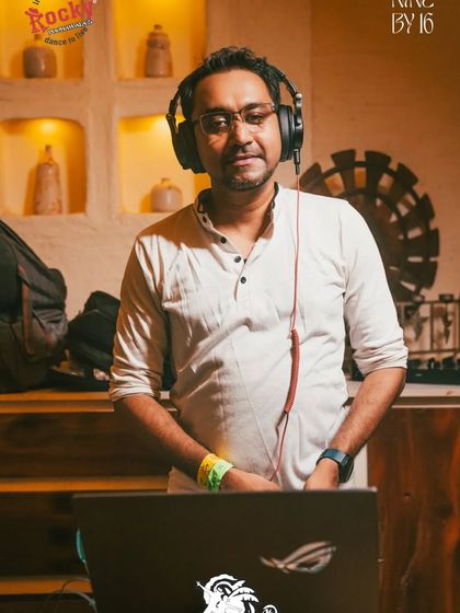 Behind the Decks photo 5