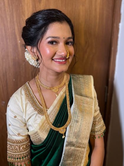 A soft and glowing engagement look. The bride wanted something subtle yet radiant, so we chose a beautiful off-white and green combination with minimal gold jewelry.