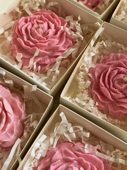 These beautiful peony candles make for lovely wedding return favors. We can pack them in individual boxes with a personal message.