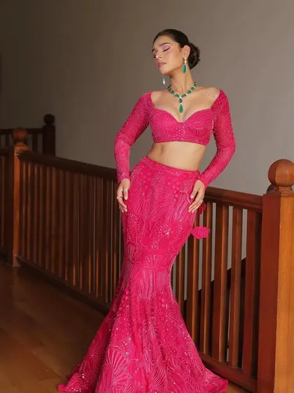 A final look at this contemporary ensemble, perfect for the fashion-forward bride.