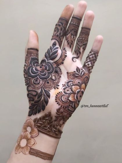 Elegant Floral & Vine Designs photo 14