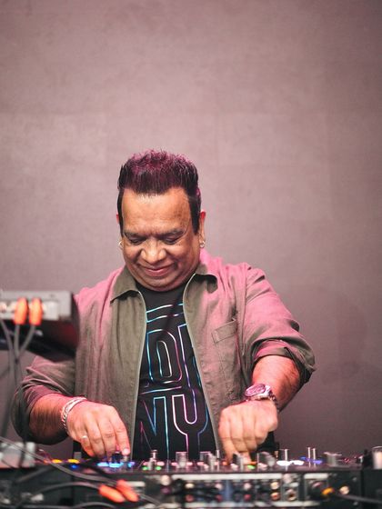 Ivan Nilkon - Live DJ Services Behind The Decks photo 14