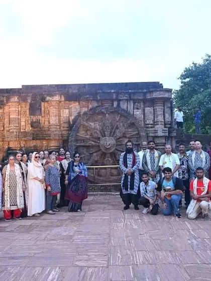 A group photo at the Konark Sun Temple.